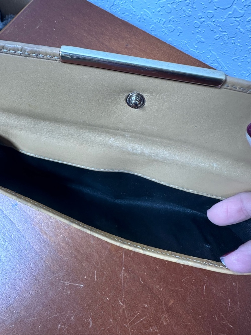 Auth GUCCI Guccissima W
Hook Bi-Fold Long Wallet Brown and Metallic Leather - Picture 11 of 11